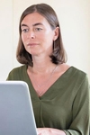 Vrouw aan computer